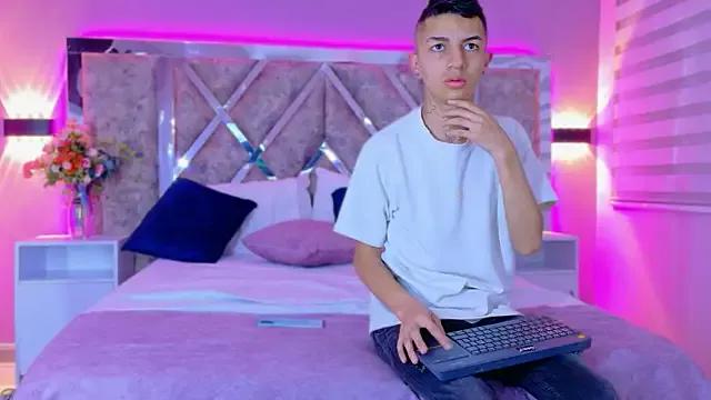 Unleash your urge for fetish cams livestreamers with our pick of steaming hot models, versed in the art of seduction and indulgence.