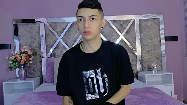 Unleash your urge for fetish cams livestreamers with our pick of steaming hot models, versed in the art of seduction and indulgence.