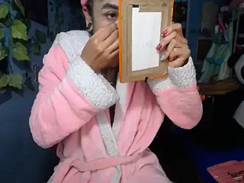 nicole_ink from StripChat is Freechat