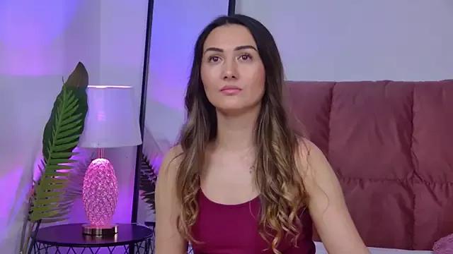 NicolLopeze from StripChat is Freechat
