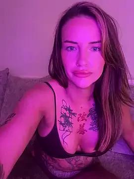 Nikki__Foxx from StripChat is Freechat