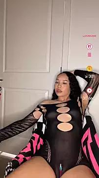 nikkiloveee from StripChat is Freechat