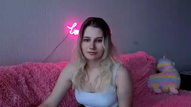 NikolNikki from StripChat is Freechat