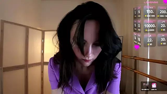 Nilliee_Sugar from StripChat is Freechat