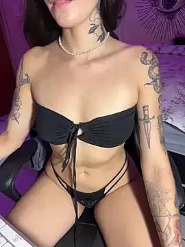 Nina-babe from StripChat is Freechat