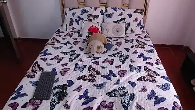 nina_carther from StripChat is Freechat