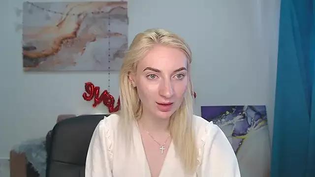 NinaRichiS from StripChat is Freechat