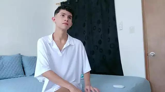 Unleash your urge for fetish cams livestreamers with our pick of steaming hot models, versed in the art of seduction and indulgence.