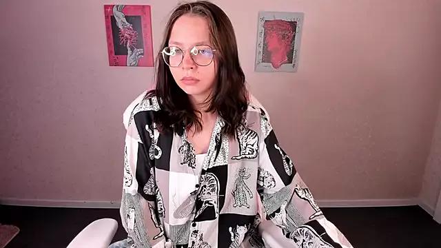 Noora_Moore from StripChat is Freechat