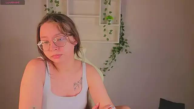 Nuura_Moore from StripChat is Freechat