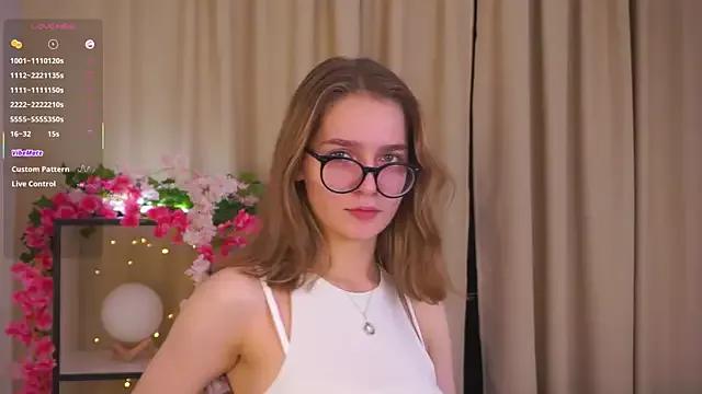 NyraKiss from StripChat is Freechat