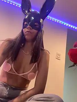 Oliver-sophia from StripChat is Freechat