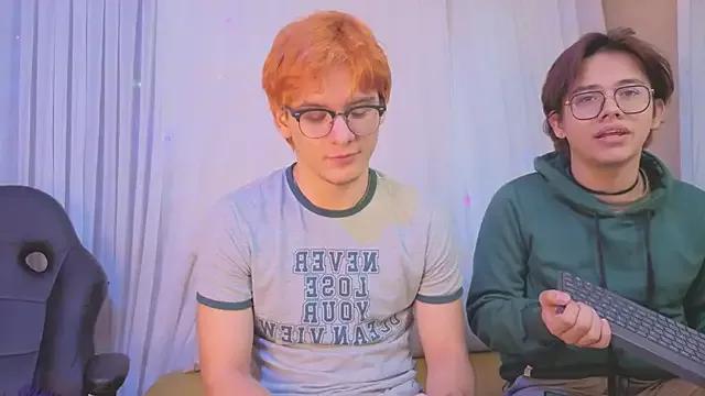 oliver_big19 from StripChat is Freechat