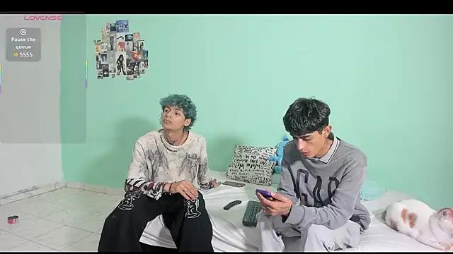 Unleash your urge for fetish cams livestreamers with our pick of steaming hot models, versed in the art of seduction and indulgence.