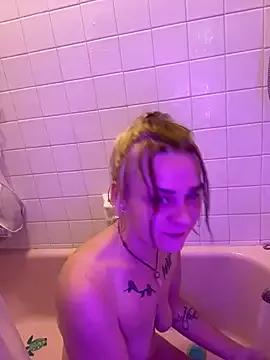 OSoTinyyy from StripChat is Freechat