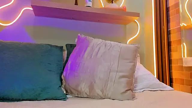 Unleash your urge for fetish cams livestreamers with our pick of steaming hot models, versed in the art of seduction and indulgence.