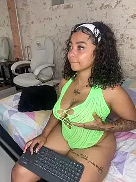 Unleash your urge for fetish cams livestreamers with our pick of steaming hot models, versed in the art of seduction and indulgence.