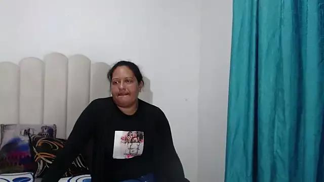 PaolaRios from StripChat is Freechat