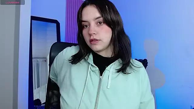 Paris_bby from StripChat is Freechat