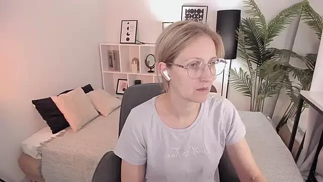 Unleash your urge for fetish cams livestreamers with our pick of steaming hot models, versed in the art of seduction and indulgence.