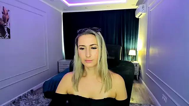 PassionGlow from StripChat is Freechat