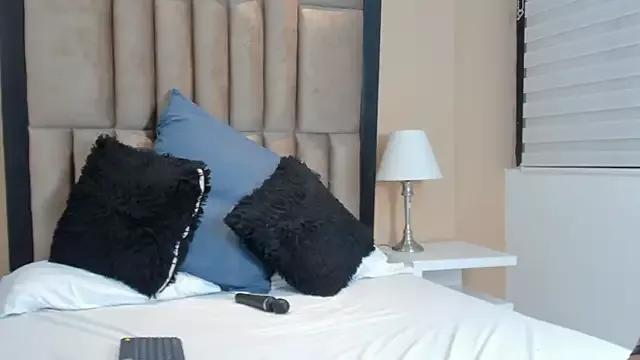 Paula_Davies from StripChat is Freechat
