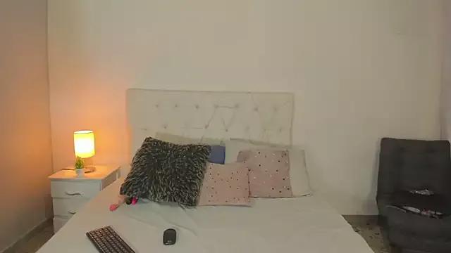 paularey from StripChat is Freechat