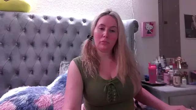 Pawgblaire from StripChat is Freechat