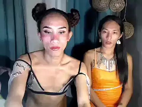 PeachyLuxe from StripChat is Freechat