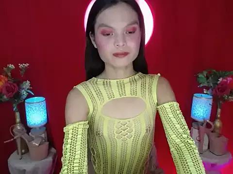 petite_maxi from StripChat is Freechat