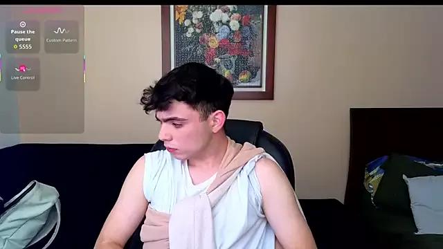 petitegigant33 from StripChat is Freechat