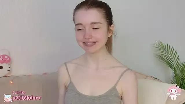 petiteluluxx from StripChat is Freechat