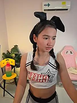 Unleash your urge for fetish cams livestreamers with our pick of steaming hot models, versed in the art of seduction and indulgence.