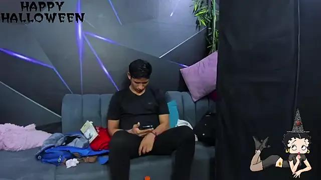 Unleash your urge for fetish cams livestreamers with our pick of steaming hot models, versed in the art of seduction and indulgence.