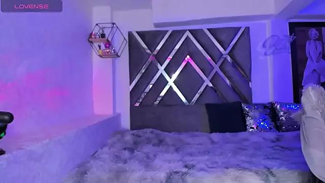 pocahontasweetss03 from StripChat is Freechat