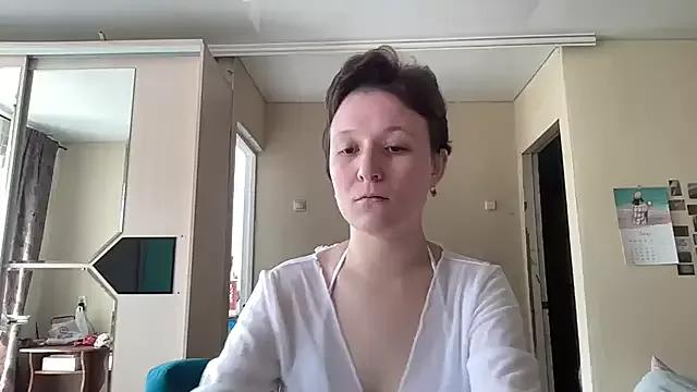 Polinari from StripChat is Freechat