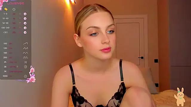 pretty_girlnextdoor from StripChat is Freechat