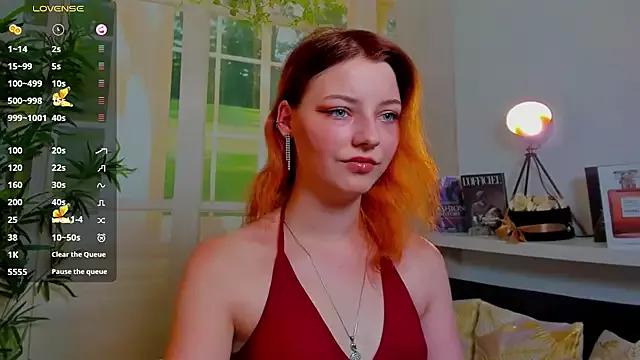 pretty_little_thing from StripChat is Freechat