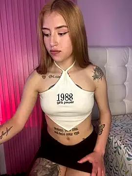 PrettyAshley_ from StripChat is Freechat