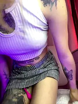 Unleash your urge for fetish cams livestreamers with our pick of steaming hot models, versed in the art of seduction and indulgence.