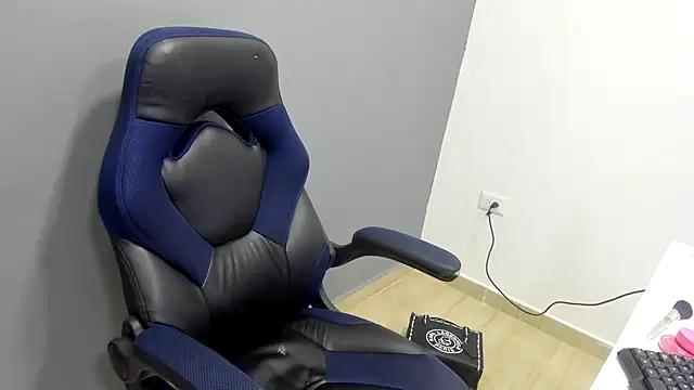 Unleash your urge for fetish cams livestreamers with our pick of steaming hot models, versed in the art of seduction and indulgence.