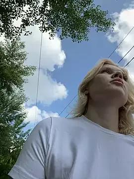 PrettyKristina from StripChat is Freechat