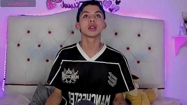 Unleash your urge for fetish cams livestreamers with our pick of steaming hot models, versed in the art of seduction and indulgence.