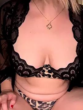 PurpleCandy_22 from StripChat is Freechat