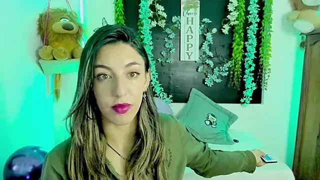 queen-natty from StripChat is Freechat