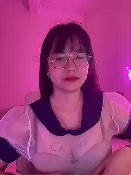 Queen_2k6 from StripChat is Freechat