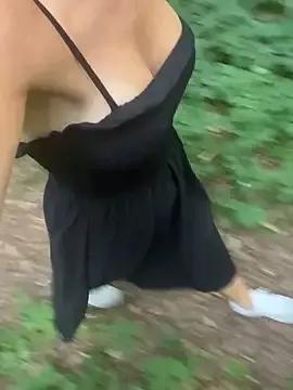QueenMelissa80 from StripChat is Freechat