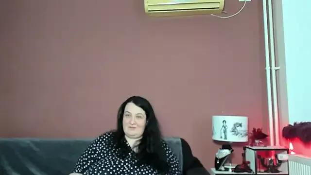 QueenOfHaze from StripChat is Freechat