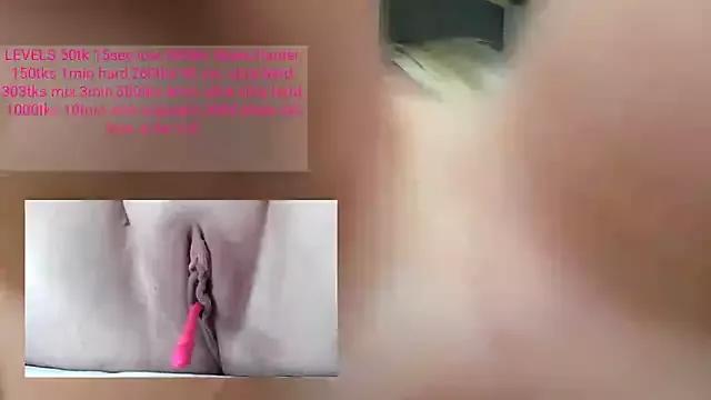 queenofthenighttt from StripChat is Freechat
