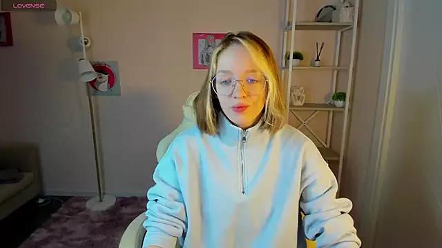 Unleash your urge for fetish cams livestreamers with our pick of steaming hot models, versed in the art of seduction and indulgence.